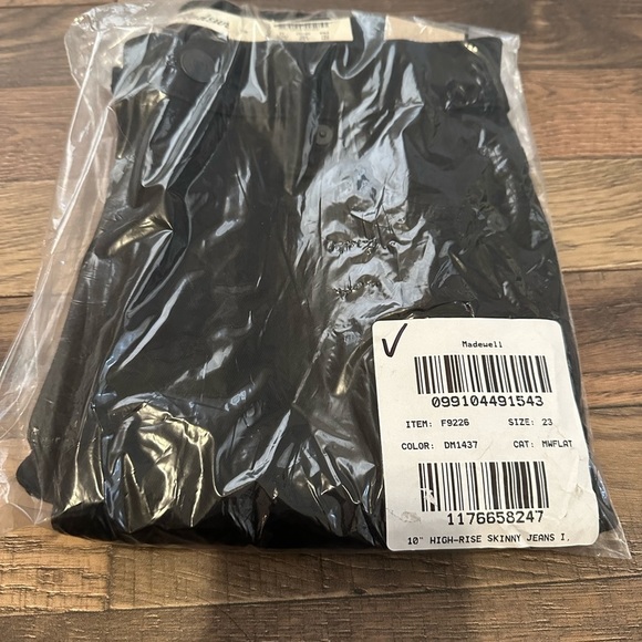 Madewell 10" High-Rise Skinny Jeans in Carbondale Wash F9226 Size 23 - Picture 2 of 2